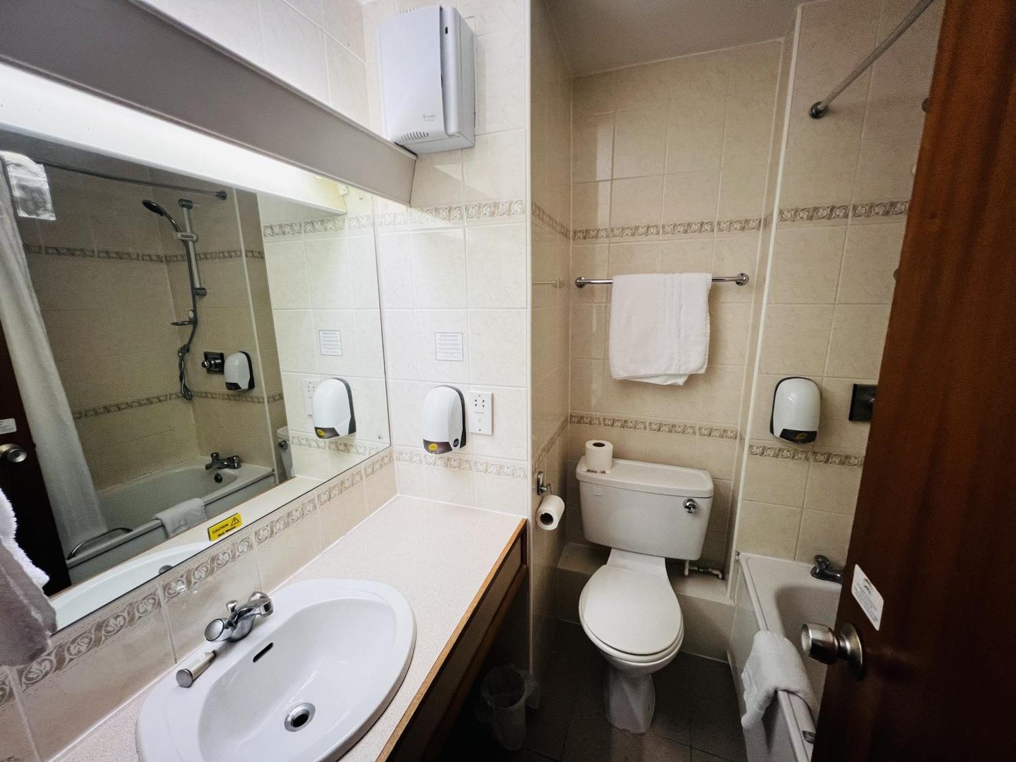 Ox Hotel Carlisle Bagian luar foto